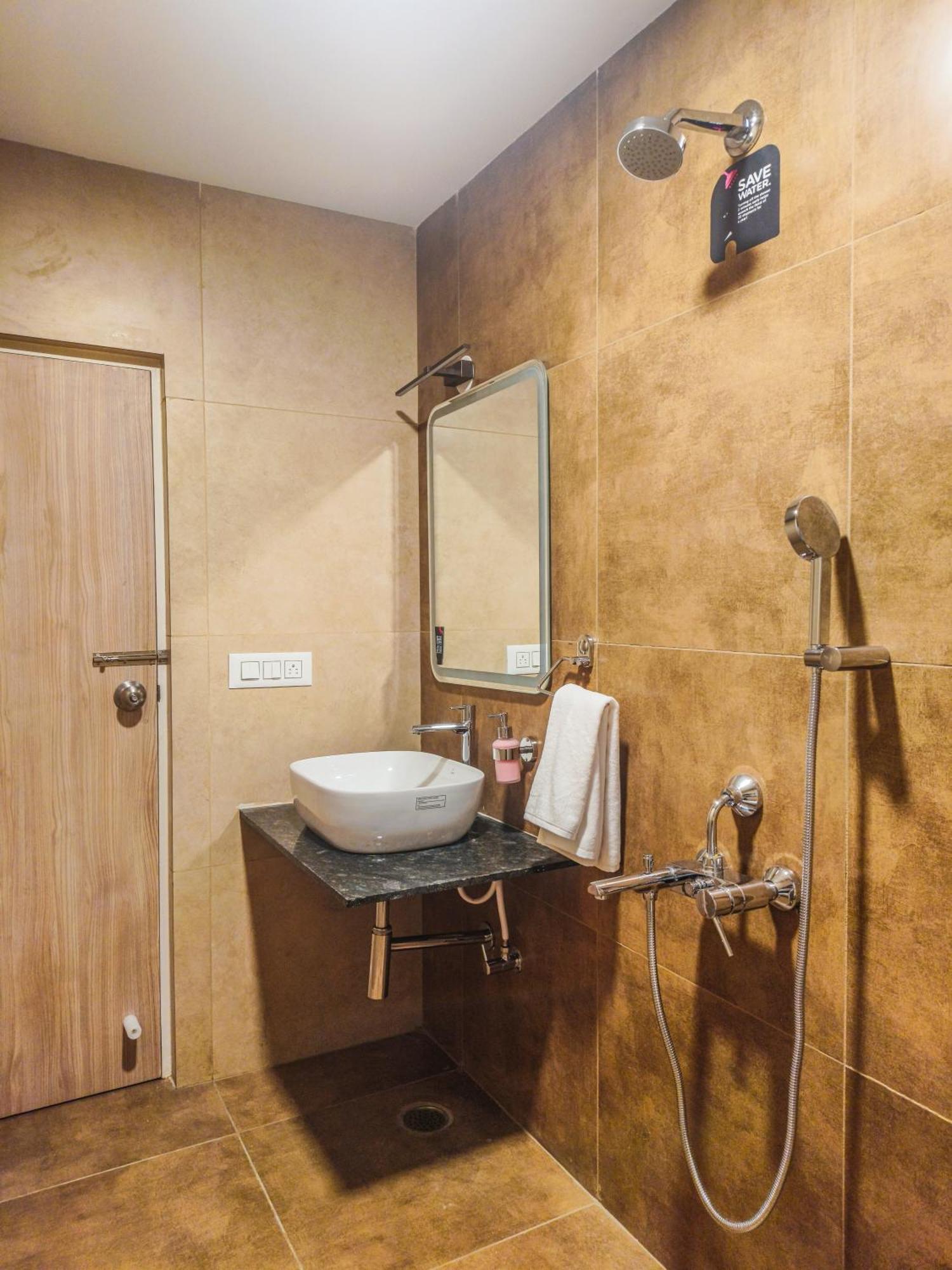 Olive Hotel Millers Road By Embassy Group บังกาลอร์ ภายนอก รูปภาพ