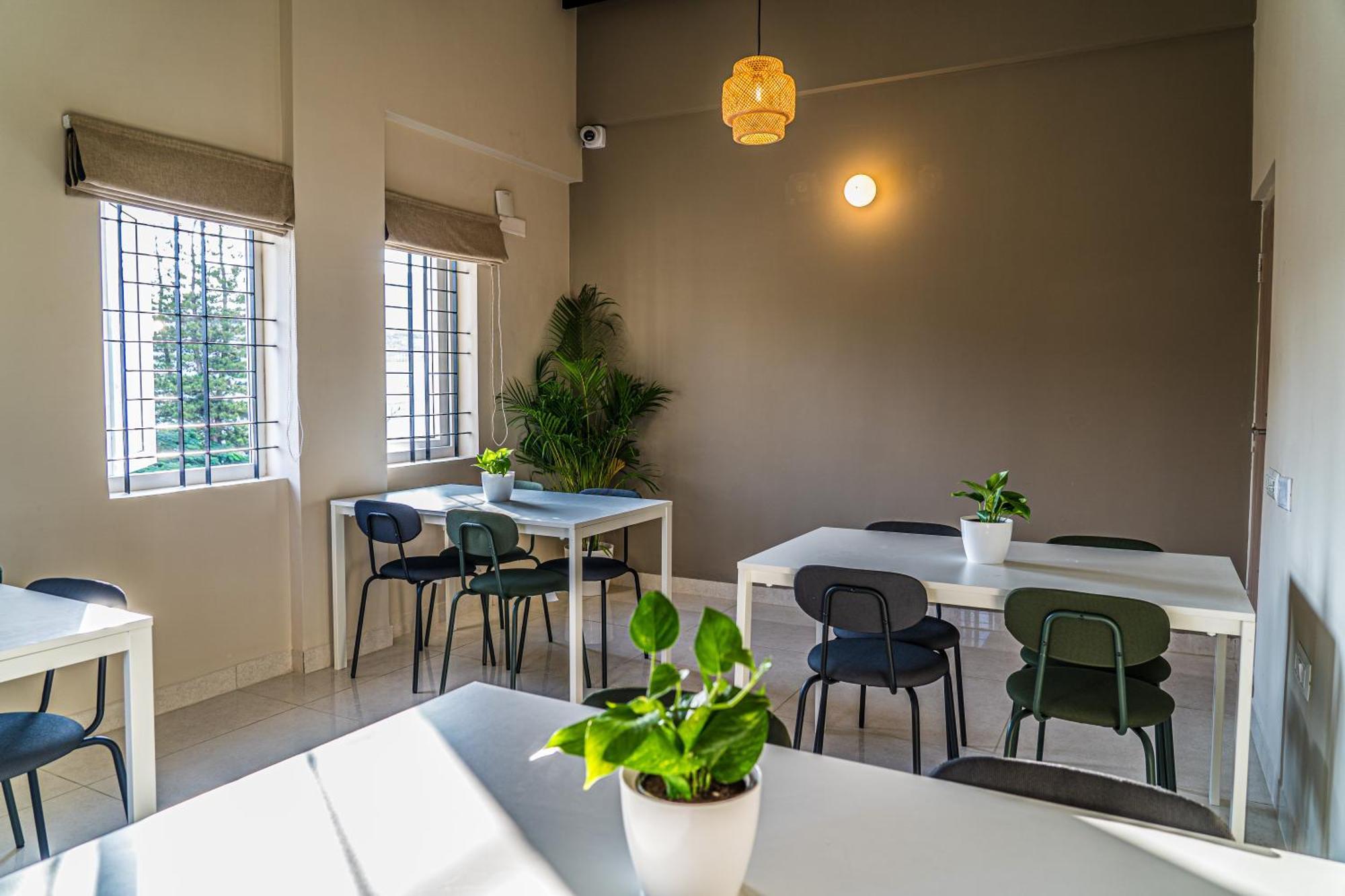 Olive Hotel Millers Road By Embassy Group บังกาลอร์ ภายนอก รูปภาพ