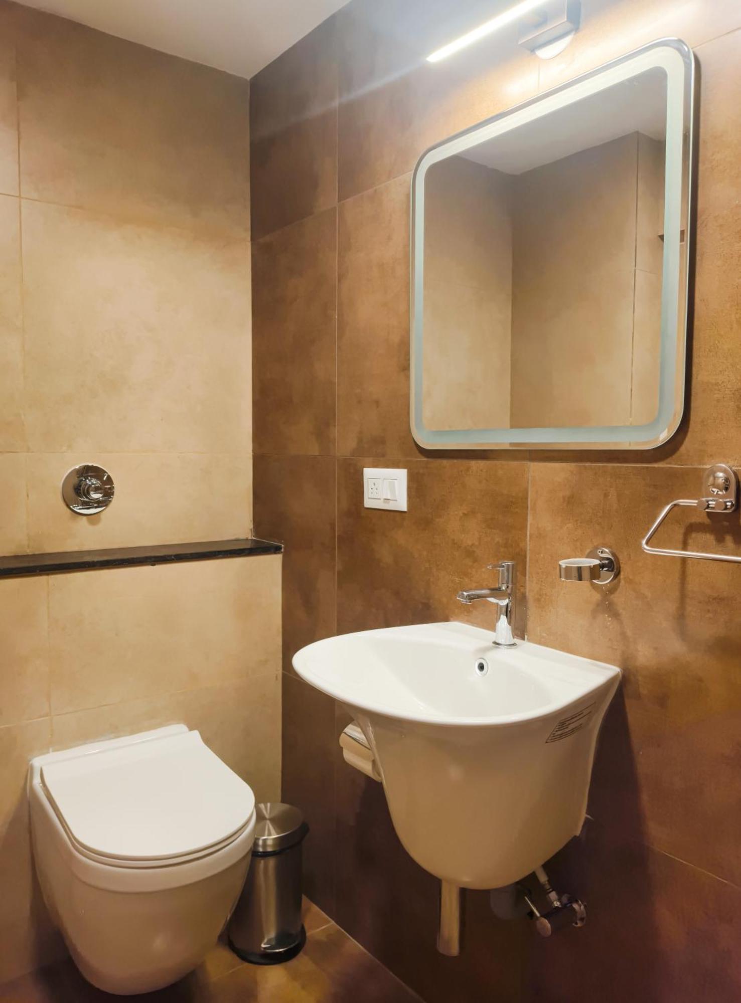 Olive Hotel Millers Road By Embassy Group บังกาลอร์ ภายนอก รูปภาพ